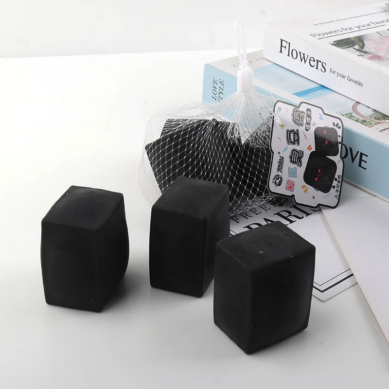 Black Cube Squeeze Toy – Relieve Your Stress Instantly!